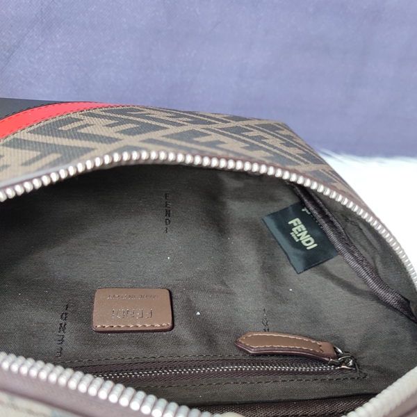 スーパーコピーブランドバッグ着用イメージ